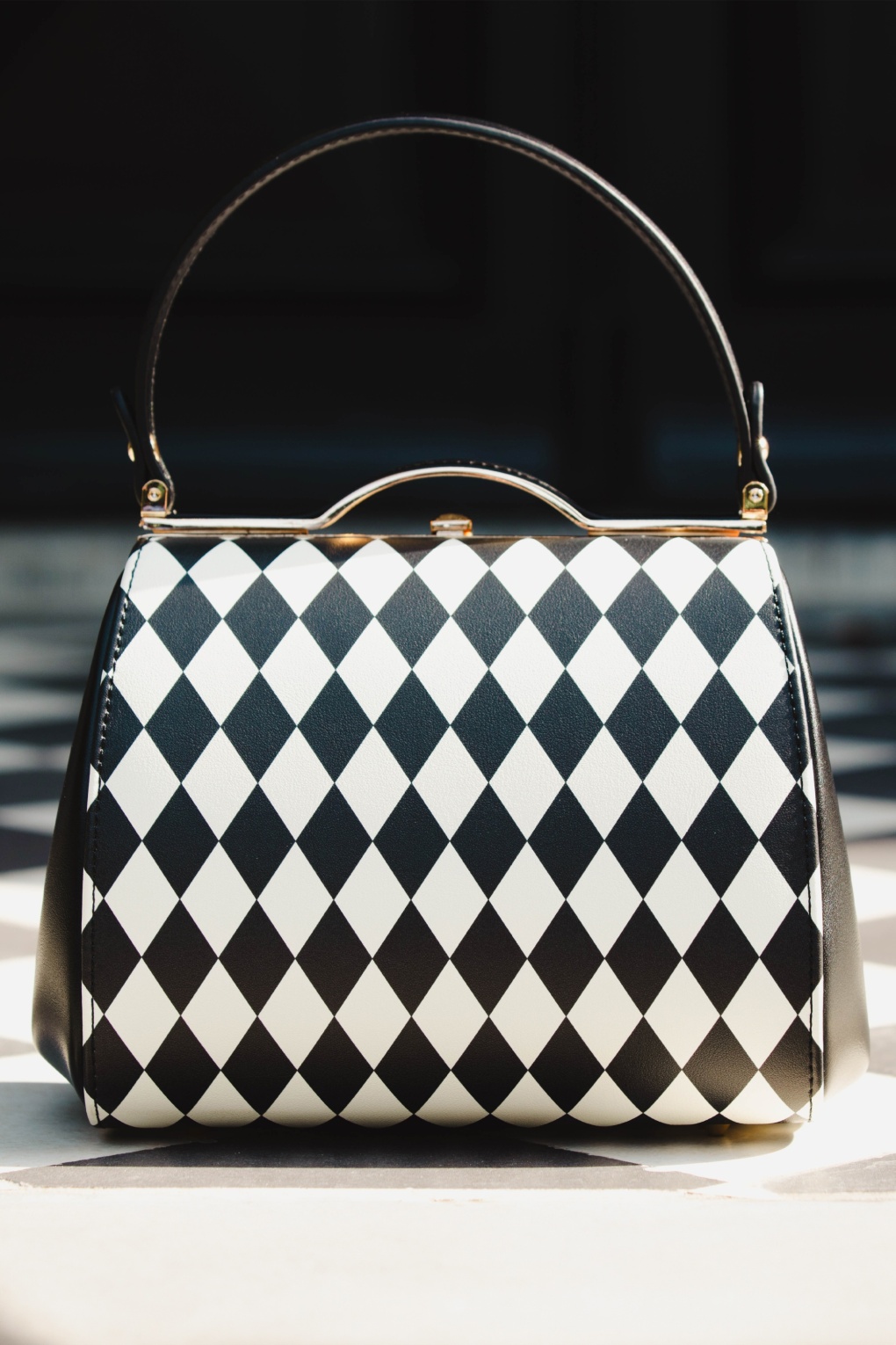 279481-Banned-53910-Bag-Harlequin-Pattern-Black-White-250813-001W-full