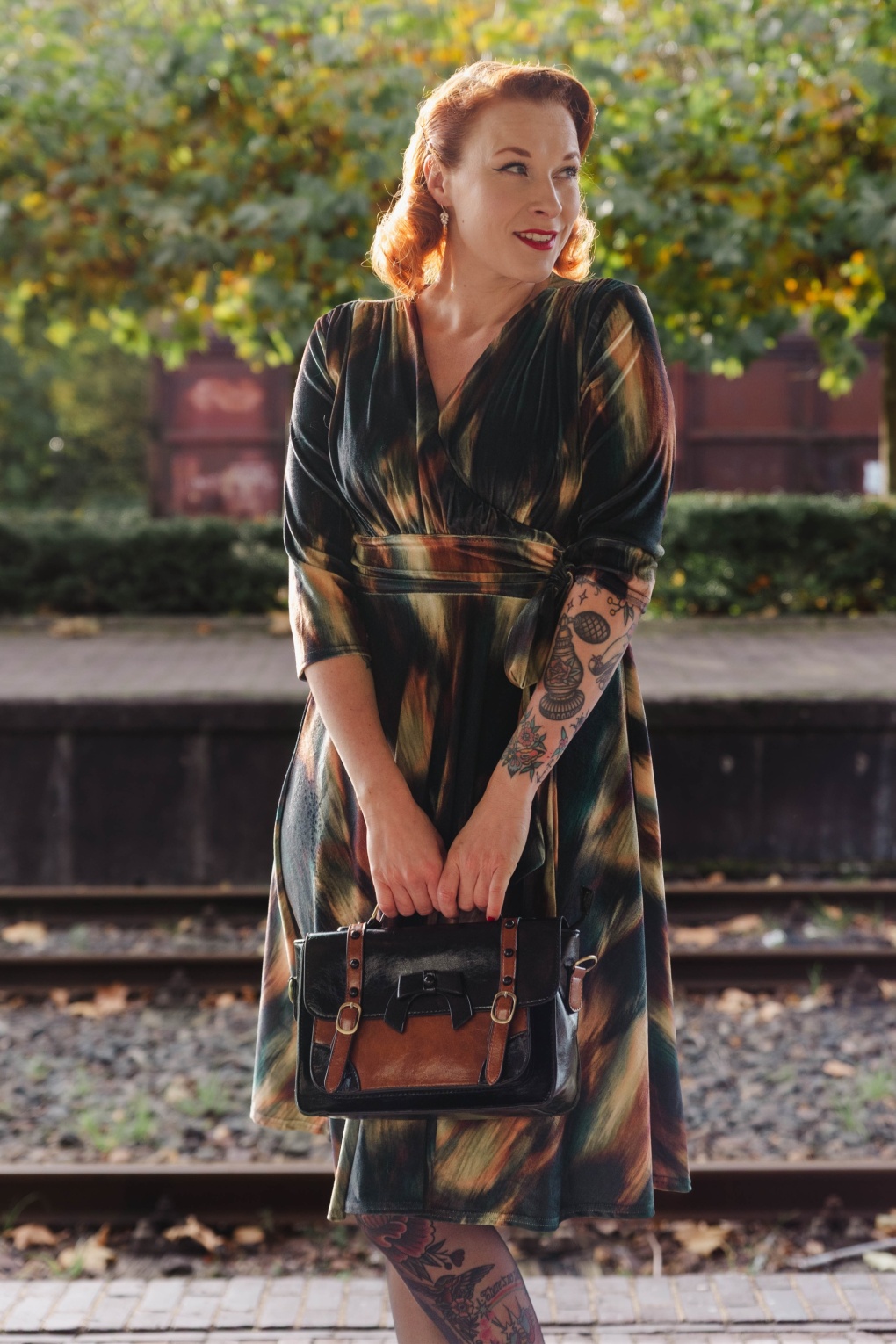 283616-Vintage-Chic-54902-Abstract-Brown-Black-Dress-20251031-040M-full